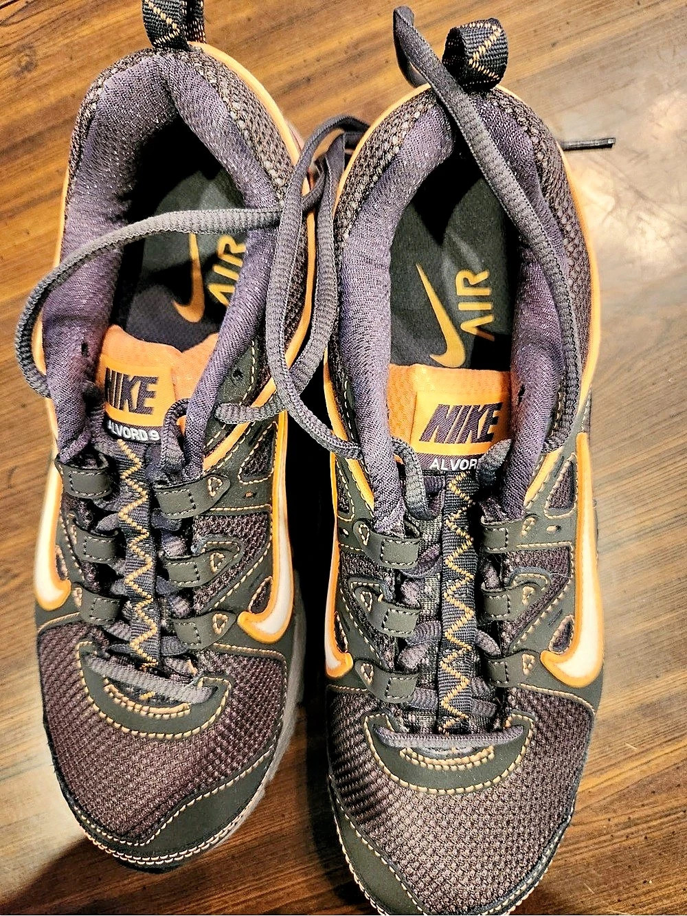 Nike Air Alvord 9 Women's Athletic Shoes US 9 Like New - In Original Box